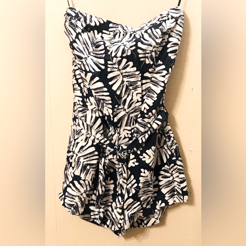 Banana Republic Linen White & Navy Tropical Romper